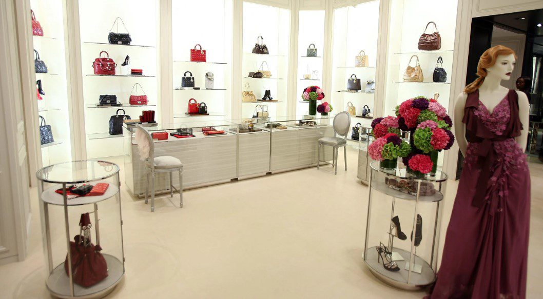 Thiet-ke-cua-hang-tui-30m2